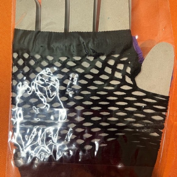 Elegant Black and Gray Fishnet Gloves Halloween costume - Picture 2 of 6